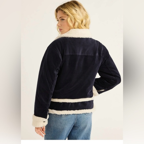 Free Assembly Women's Corduroy Jacket with Faux Shearling Trim size small - Picture 3 of 9